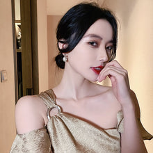 Load image into Gallery viewer, Simple Stud Earrings Small 2023 New Korean Rhinestone Opal Ladies Geometric Delicate Elegant Fashion Stud Jewelry
